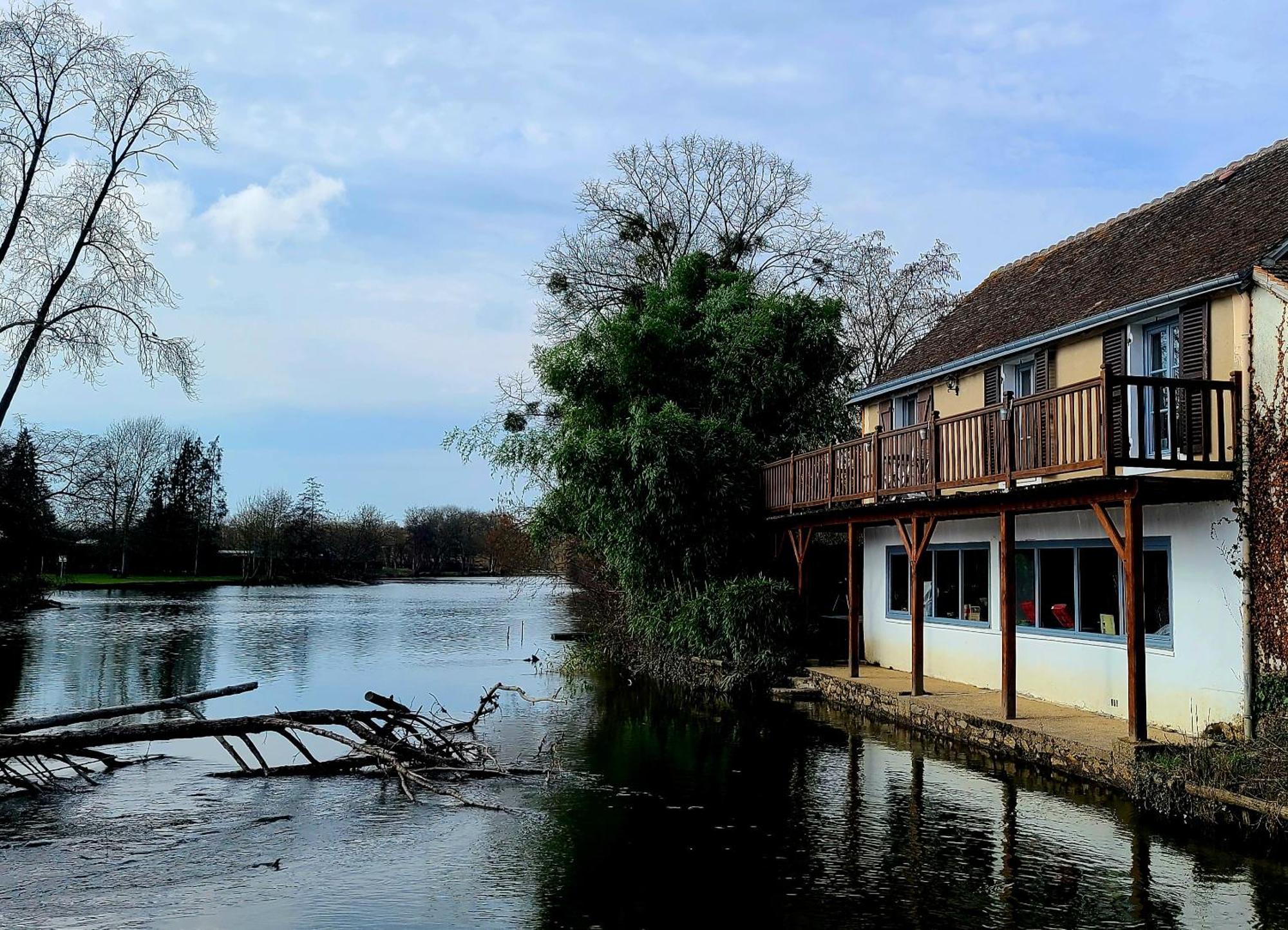 Maison Avec Jardin En Bord De Riviere Villa Fresnay-sur-Sarthe Exterior photo